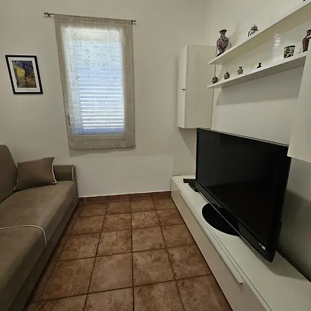 Nika קסטלדאצ'ה